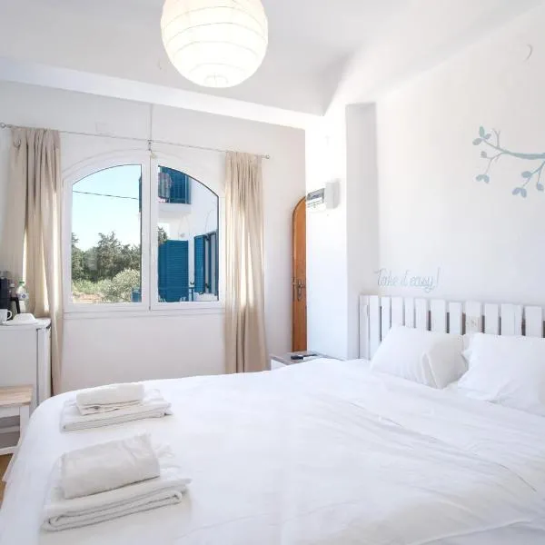Livadia Seaside Studios 8, hotel a Parikia