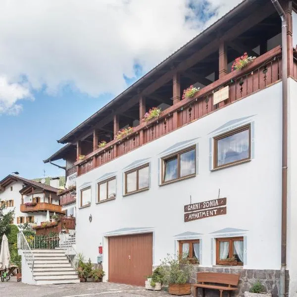 Pension Sonia App 103, hotel sa Funes