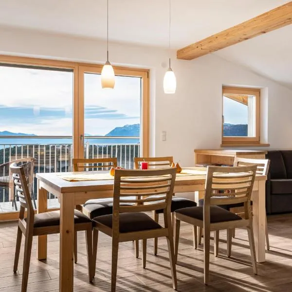 Reiterhof Apt Flora, hótel í San Genesio Atesino