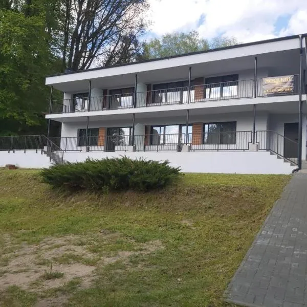 Apartamenty nad Jeziorem Michalak, hotel in Długie