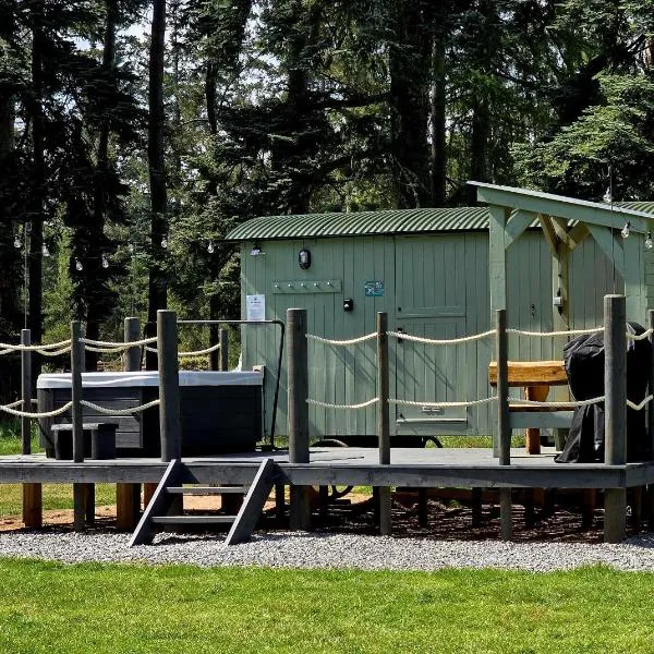 Firbank Park Shepherd Huts, hotel em Dinnet
