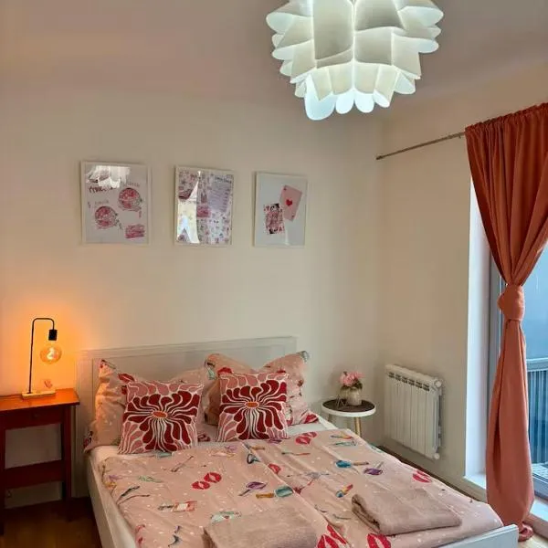 FREE PARKING apt with GRAND TERRACE, hotel a Praga