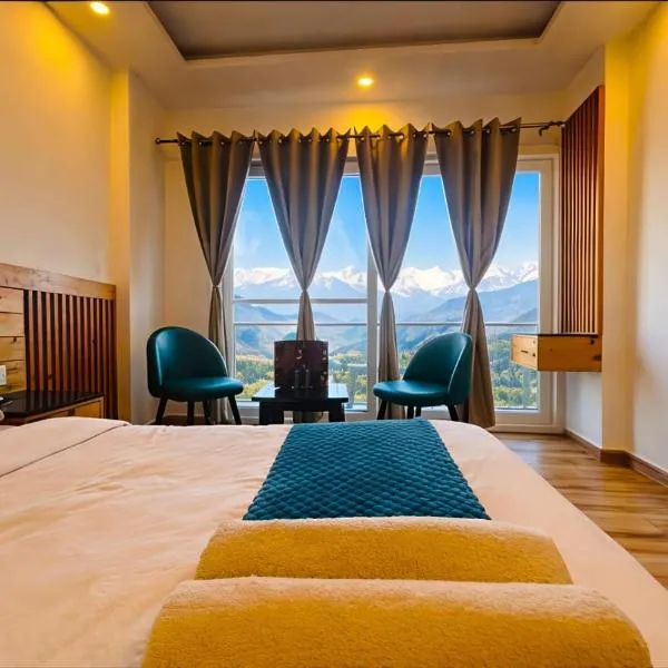 Rock Pine View Cottage & Cafe, Mussoorie - blissful view from rooms, hotel Mussooriében