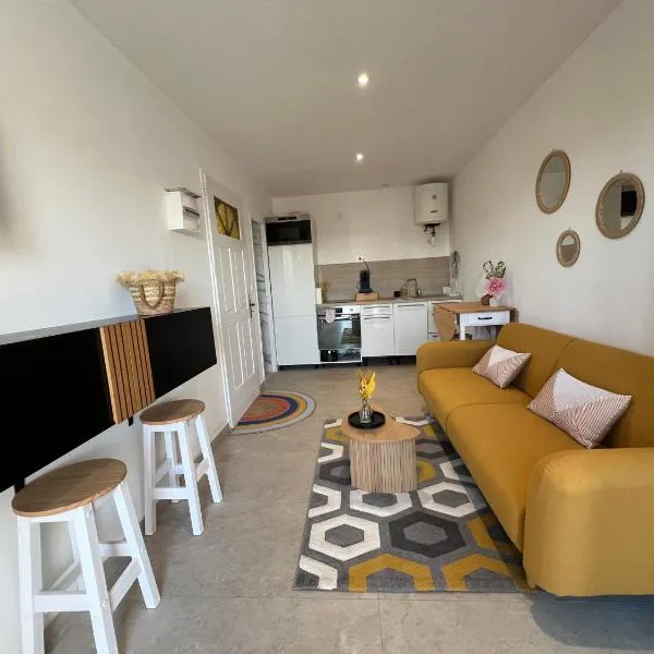 Les Appartements chez Hanene, hotel in Le Grau-du-Roi