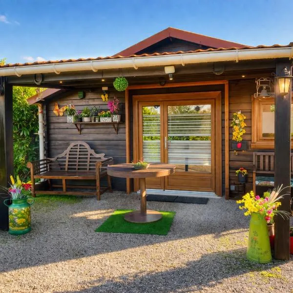 LE PETIT CHALET DE SYLVIANE, hotel u gradu Budelière