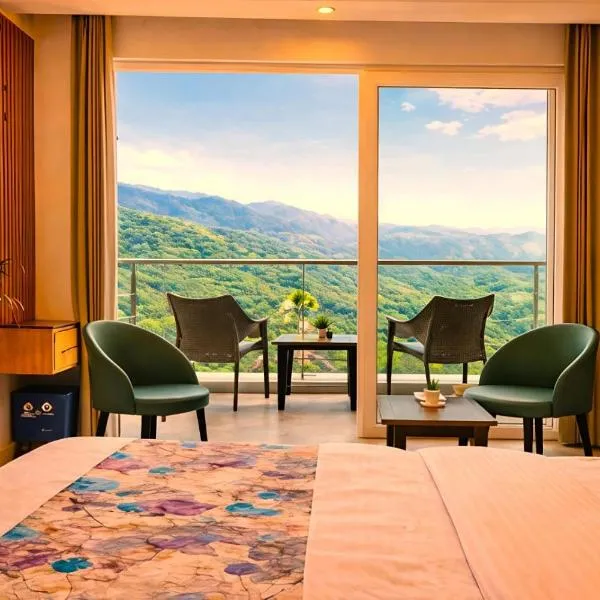 The Pine Woods - A Four Star Luxury Resort In Mussoorie Near JW Marriott, hotel di Mussoorie