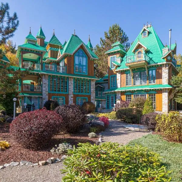 Domaine Rivière Sacacomie Chalets et Bed and Breakfast -Manoir Canergie: Saint-Alexis-des-Monts şehrinde bir otel