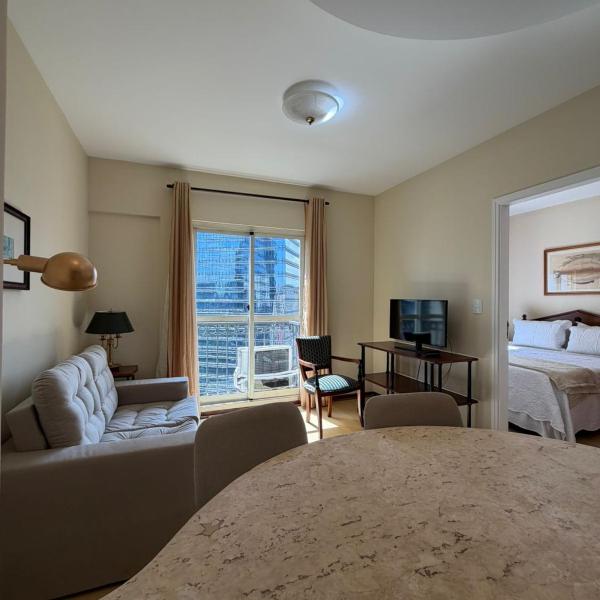 Apto Redecorado em Hotel na Vila Olímpia localização estratégica