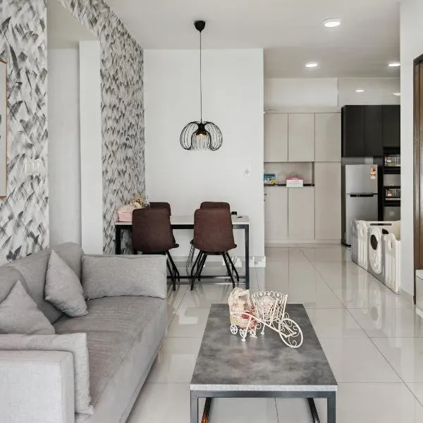 Bay Laurel Sunset Full Seaview Beach Kids Zone, hotel en Johor Bahru