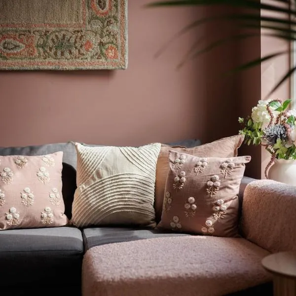 Upper Eastside - XL bed, Balcony, close Cafes and Bars, hotel in Belfast