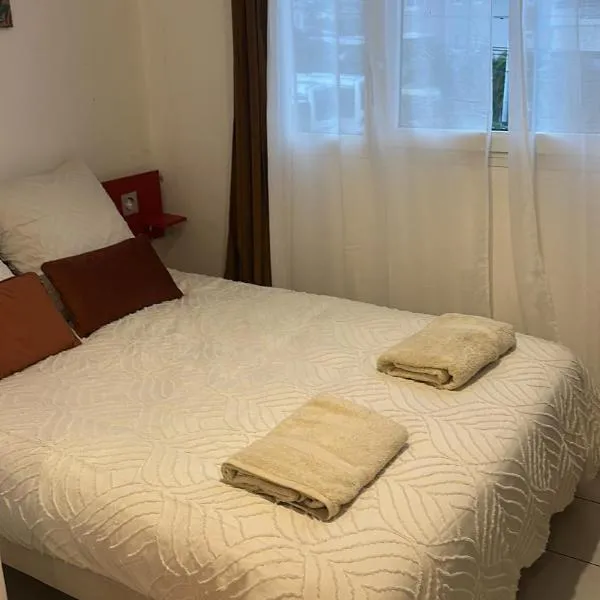 Le Petit QG، فندق في سكولكر