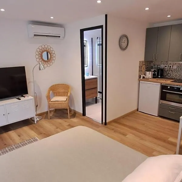 Studio calme proche de Nice: Colomars şehrinde bir otel