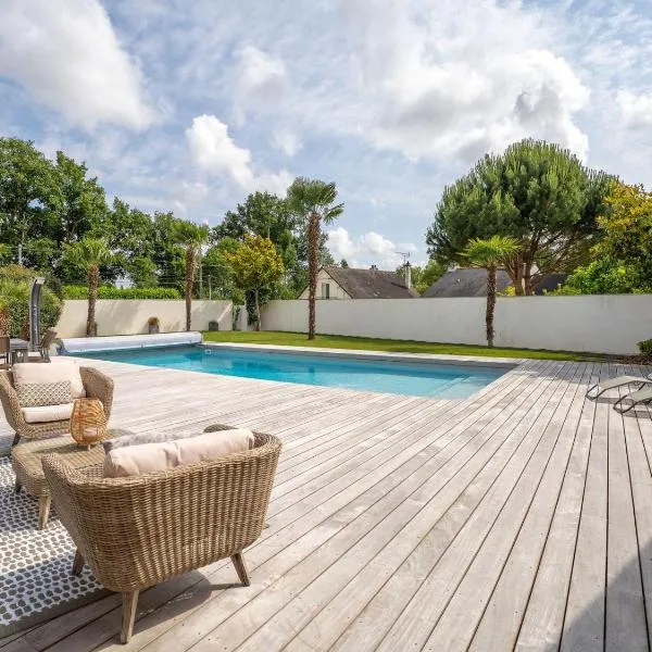 Chambre calme, terrasse et piscine - 2 pers. - FR-1-306-1346, hotel em Sucé