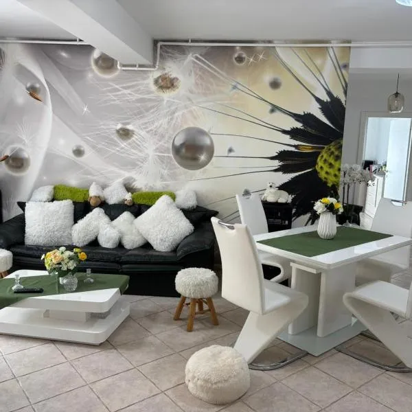 Vila Siana: Mamaia şehrinde bir otel
