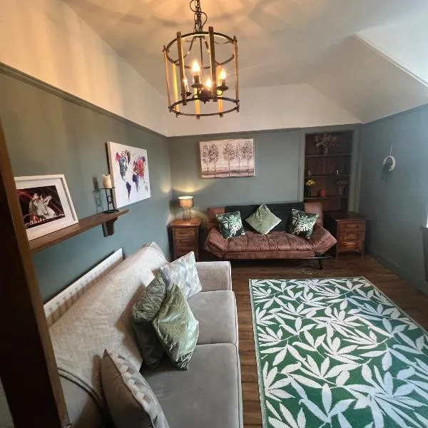 The Mews Holiday Let, Hotel in Tillicoultry