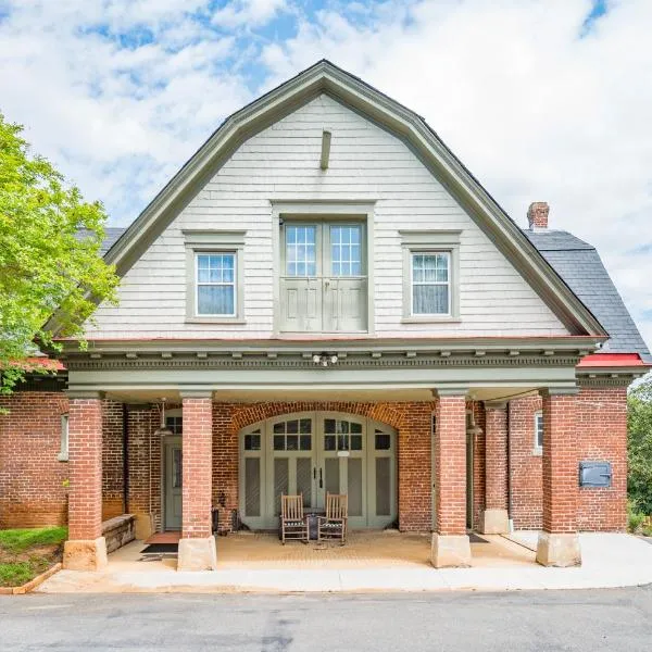 The Long Run - 2 CA King Sized Beds+ - Sleeps 8-10, מלון בלינצ'בורג