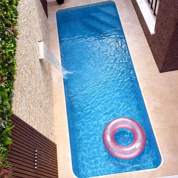 Modern Villa near Lisbon & Beaches with Heated Pool, hôtel à Fernão Ferro