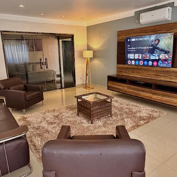 CASA AMPLA e MODERNA com Suíte