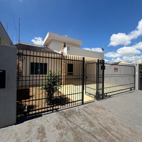 Casa jardim Santos Dumont em Paranavai