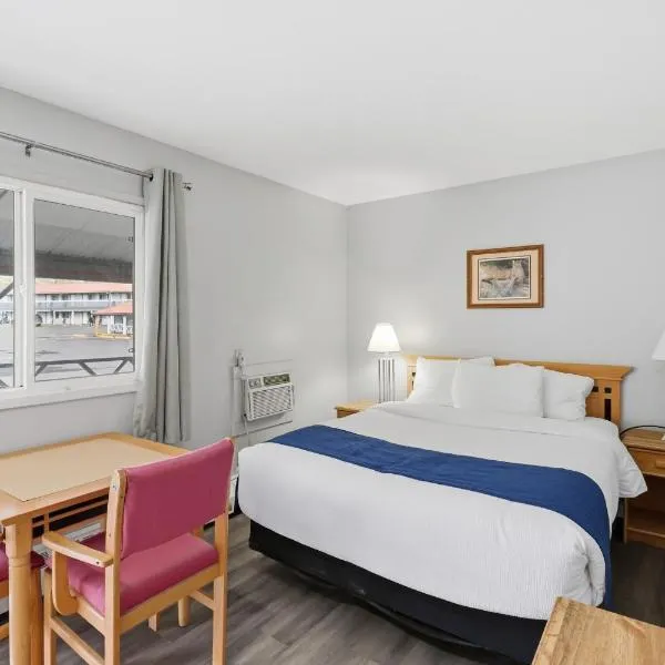 Canada's Best Value Desert Inn & Suites: Cache Creek şehrinde bir otel