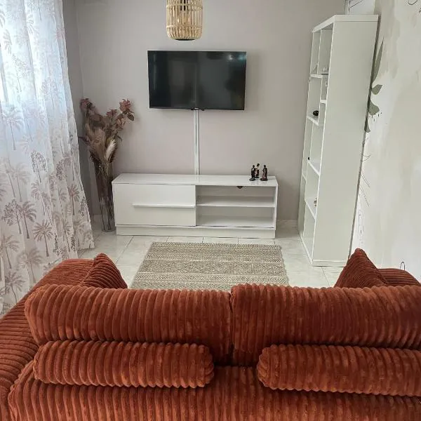 Charmant F2 cosy bas de villa Martinique, hotell sihtkohas Saint-Joseph
