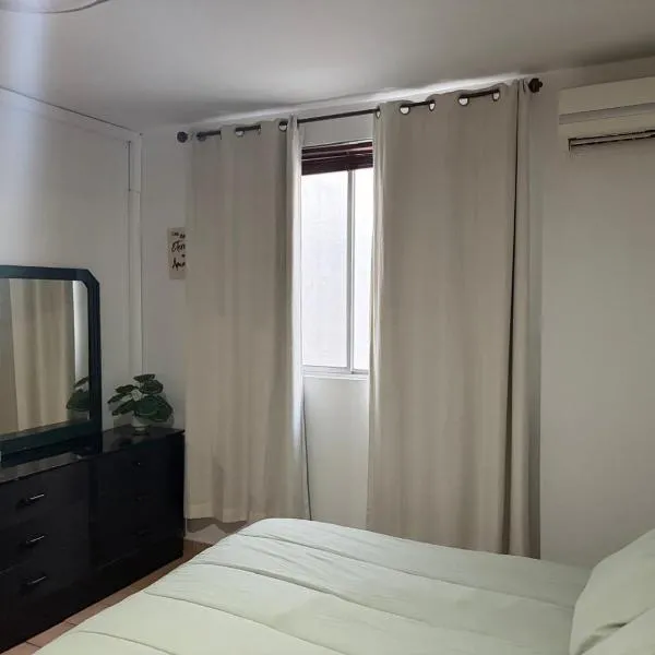 Cuarto Independiente Bosques del Contry: Monterrey'de bir otel