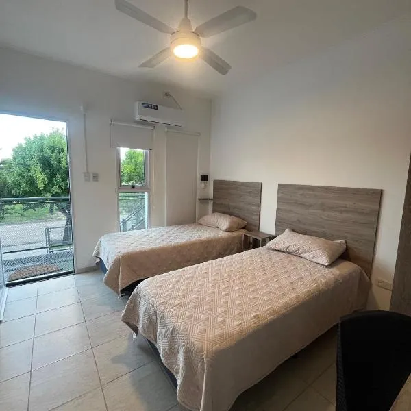 Costumbres Argentinas Dobles En suite, hotel din Avellaneda