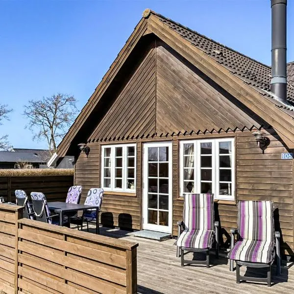 Holiday Home Bork Hytteby Hemmet Denmark: Hemmet şehrinde bir otel