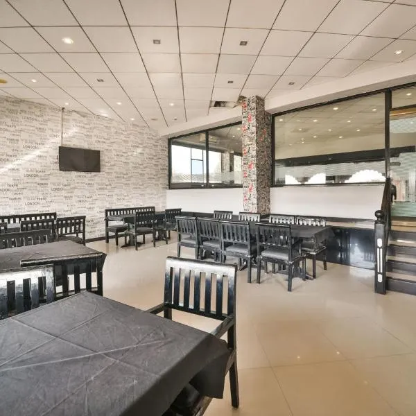 Capital O Amit Palace, hotel di Bhilwara