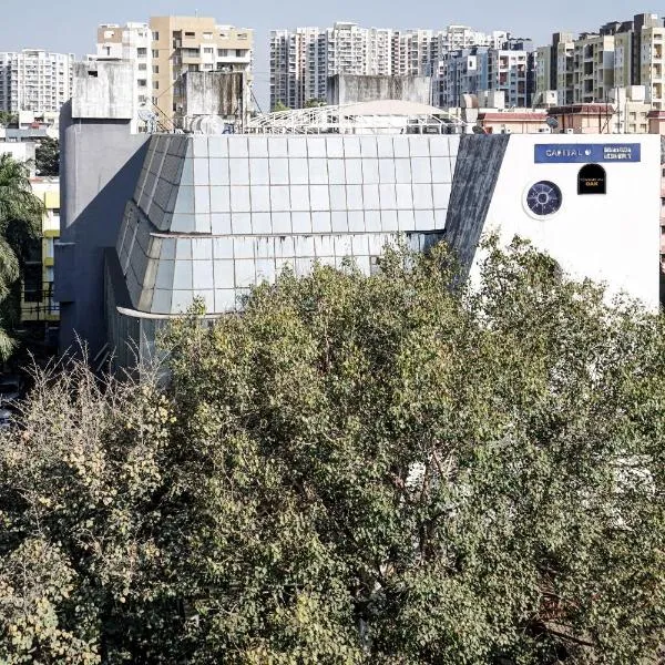 Townhouse OAK Gharonda Residency Near Sant Tukaram Nagar Metro Station, hotel sa Pune