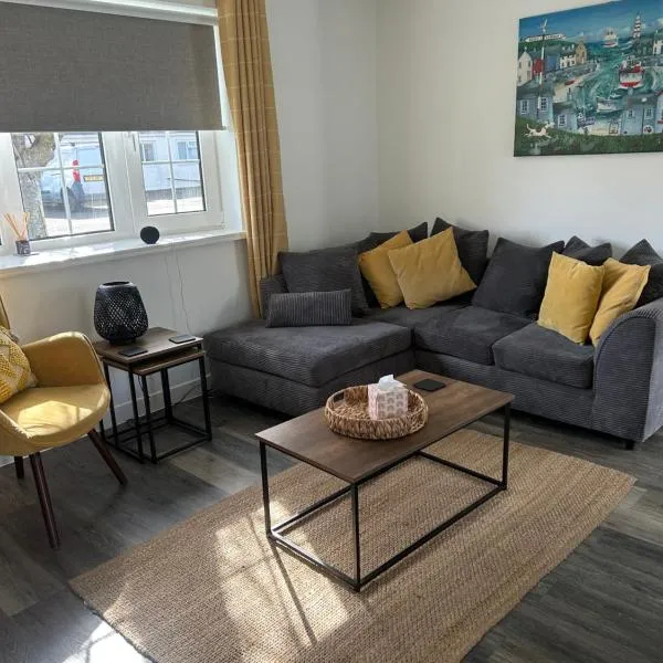 44 Gower holiday village Ty Gŵyr Cosy 2 bedroom Chalet with a seasonal indoor pool, hotel a Swansea