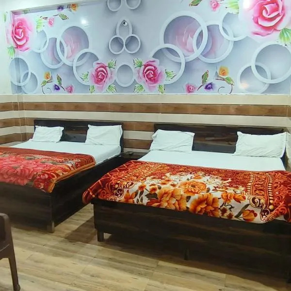 K D Dham Hotel-Near Prem Mandir1: Vrindavan şehrinde bir otel