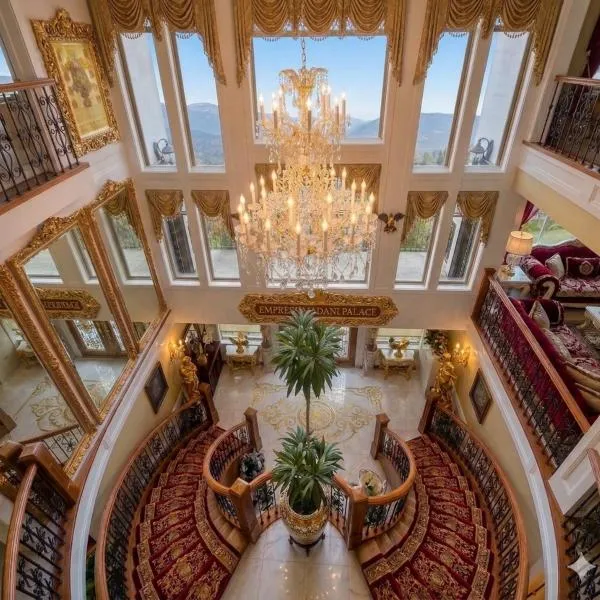 Empress Madani Palace, Boutique Hotel & سرا، فندق في سوري