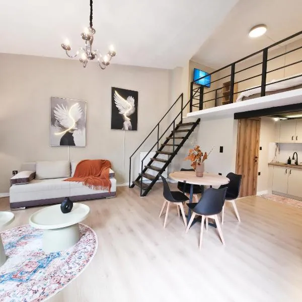 Mura Central Luxury Loft, hotel in Kastoria