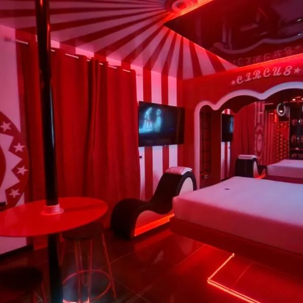 C rooms - Suite a tema con vasca - Motel Monza, hotel i Cinisello Balsamo