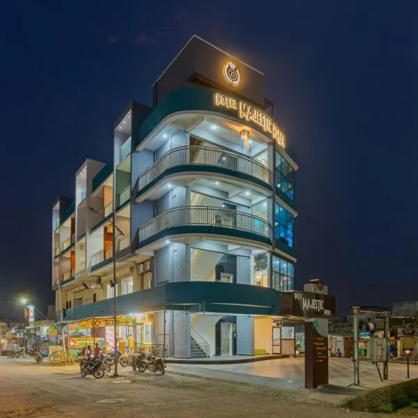 Hotel Majestic Royal Akkalkot, מלון בAkalkot
