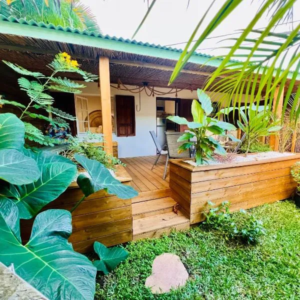 Nouveau classé 3 étoiles par Atout France Bungalow indépendant St Pierre ligne Paradis Clim terrasse couverte Parking privé, hotel a Saint-Pierre