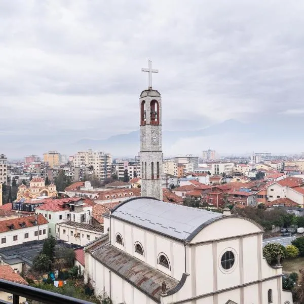 1 Min to City Center, Spacious Family Apartment With Amazing View, ξενοδοχείο στη Σκόδρα