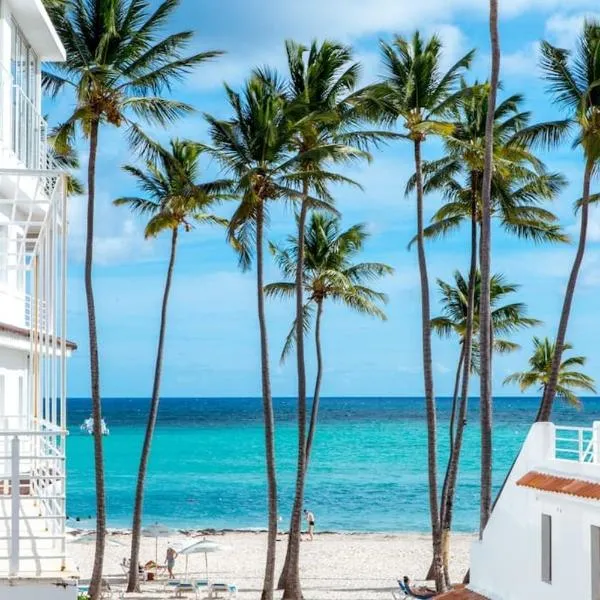 CARIBBEAN Deluxe VILLAS & Apartments, POOL LOS CORALES Beach & SPA โรงแรมในปุนตากานา