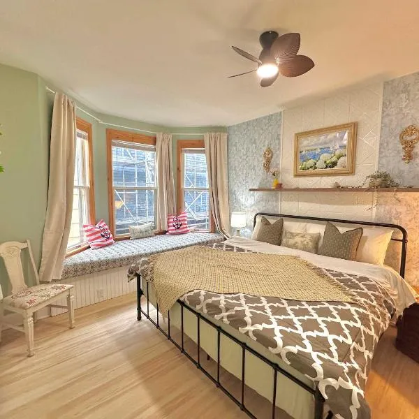 King Bed Apt in Bridgewater near River and Trails, hotel in Bridgewater