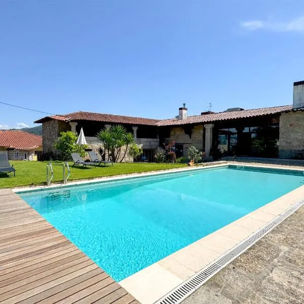Hotel Rural Alves - BRAGA - Casa Alves de Torneiros, hotel din Penso