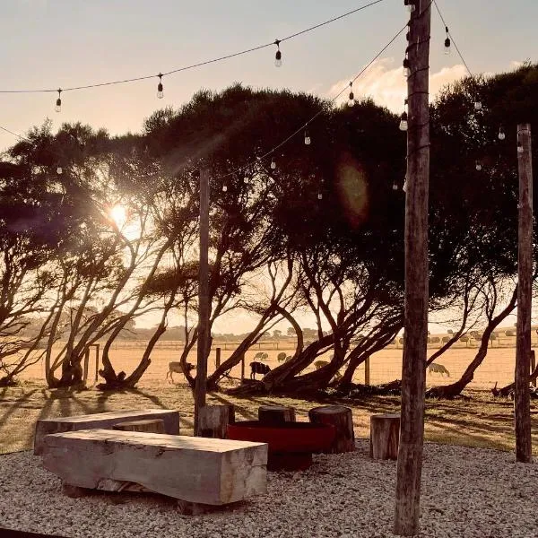 Longboarders Micro-Resort Phillip Island, hotel din Sunderland Bay