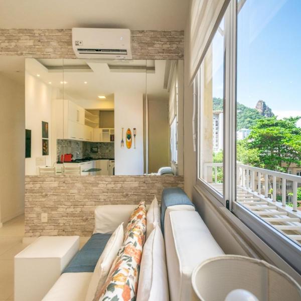 Laris Rio Copacabana - One Bedroom Apartment in a Quiet Setting