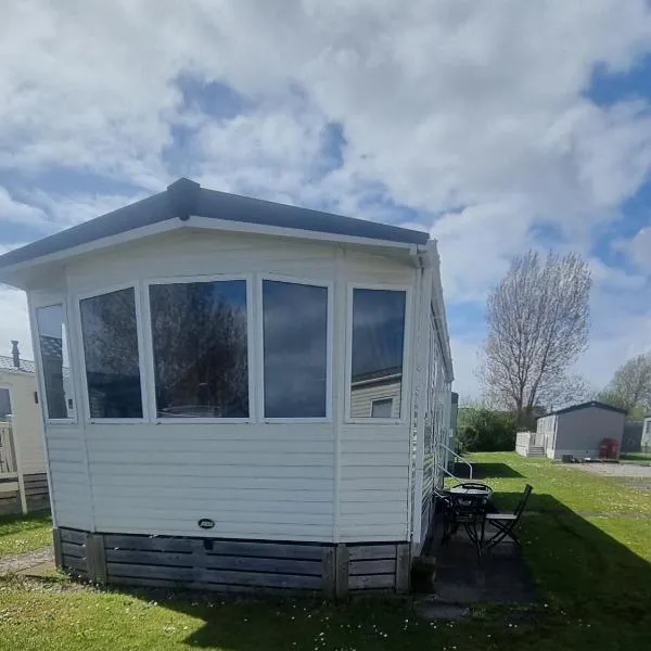 3 bed 2 bath Static on parkdean morecambe: Morecambe şehrinde bir otel