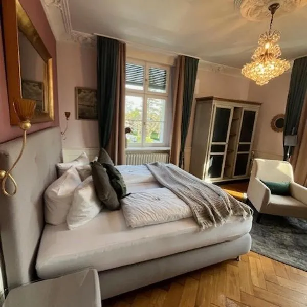 Hotel Garni Villa Rosengarten, hotell i Überlingen