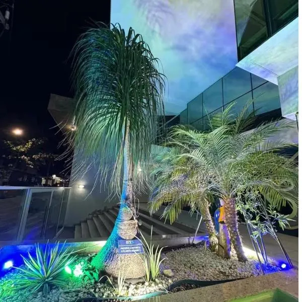 Quarto e sala bem distribuído na Meira Júnior em Cabo Frio, hotel em Cabo Frio
