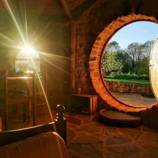 Cabane de Hobbit insolite proche Futuroscope - Le Coteau des Fadets, khách sạn ở Magne
