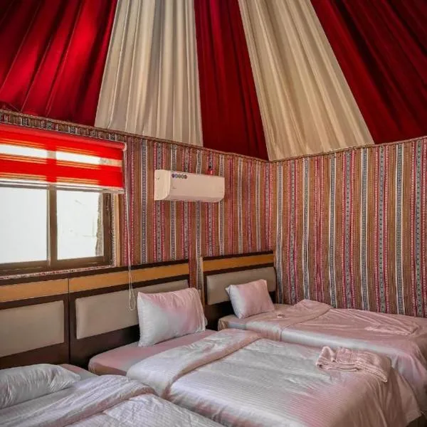 Ahmad Wadi Rum Camp: Ram Vadisi şehrinde bir otel