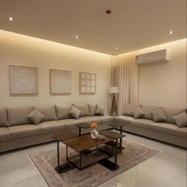 شقة فاخرة من 4 غرف نوم, hotel u gradu Al Hubar