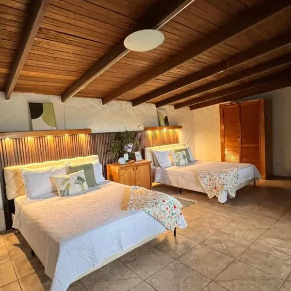 Comfortable Escazú Stay Full Kitchen, 2 Beds, hotel en Escazu